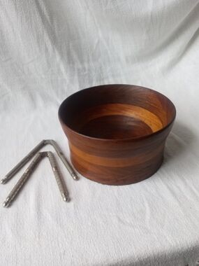 WALNUT WOOD BOWL TWO-TONE HAND CRAFTED Mid-Century Dutch 2 Vintage Nut Crackers